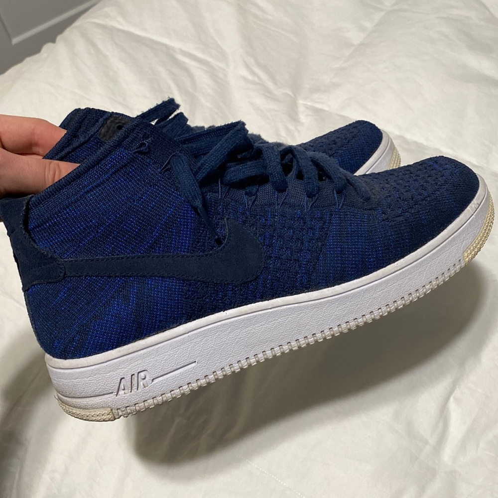 Like New Nike Air Force 1 Flyknit